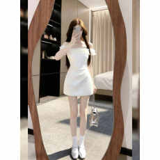 批发一字肩荷叶边<b class='q'>连衣裙</b>子<b class='q'>女</b>夏2026新款法式气质纯欲性感包臀短裙春装