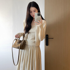 批发法式温柔风针织<b class='q'>连衣裙</b>子女装2026秋冬季新款小个子穿搭一整套长裙