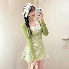 批发法式绿色碎花吊带<b class='q'>连衣裙</b>子女夏季2026年新款气质收腰显瘦短裙套装