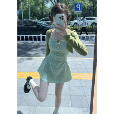 批发法式绿色碎花吊带<b class='q'>连衣裙</b>子女夏季2026年新款气质收腰显瘦短裙套装