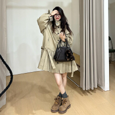 批发法式卡其色立领风衣长袖连衣裙子女早秋季2026新款高级感气质短裙