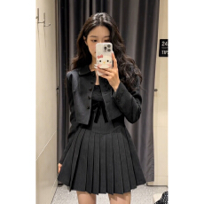 批发2026过新年穿搭一整套名媛气质吊带<b class='q'>连衣裙</b>子女秋冬季<b class='q'>百褶</b>短裙套装