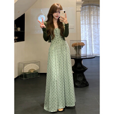 批发巨好看法式绿色波点吊带<b class='q'>连衣裙</b>子女早春季2026新款超火穿搭一整套