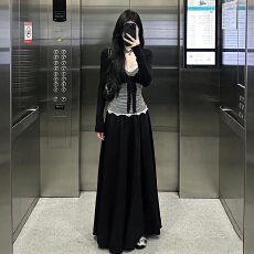 批发黑色v领蕾丝拼接<b class='q'>连衣裙</b>子女<b class='q'>春秋</b>2026新款早春漂亮韩系穿搭一整套