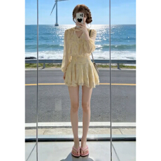 批发法式千金风黄色V领<b class='q'>碎花</b>连衣裙子春夏季气质特别漂亮飘带掐腰<b class='q'>短裙</b>