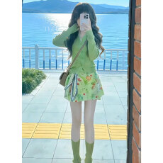 批发早春漂亮掐腰小个子绿色连衣裙子女夏季2026新款穿搭<b class='q'>碎花</b><b class='q'>短裙</b>套装