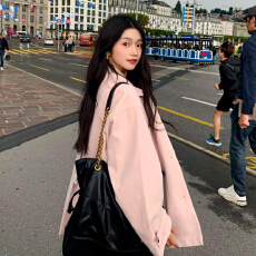批发韩系复古设计感粉色短款风衣外套女2026新款<b class='q'>冬</b>季穿搭宽松显瘦上衣