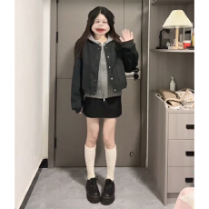 批发韩系巨好看的短款外套女2026<b class='q'>冬</b>季新款小个子穿搭加厚开衫上衣套装