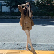 批发法式慵懒松弛感穿搭一整套夏季<b class='q'>休闲</b>时尚老钱气质麻衬衫短裤<b class='q'>套装</b>女