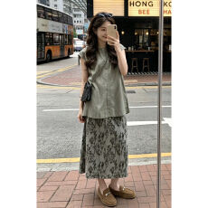批发韩系松弛感穿搭绿色套装<b class='q'>连衣裙</b>子女夏季2026新款无袖背心碎花长裙