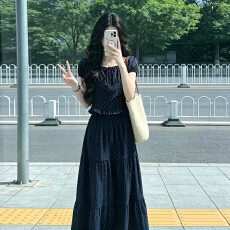 批发2026新款法式方领泡泡袖<b class='q'>波点</b>套装<b class='q'>连衣裙</b>子女夏季独特漂亮穿搭长裙