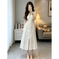 批发2026夏季新款性感名媛收腰裙子女装温柔风气质镂空无袖背心连衣裙