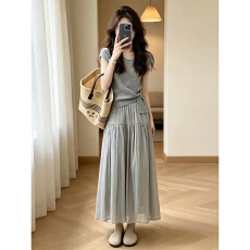 批发韩系休闲时尚女装漂亮出片连衣裙夏季流行绝美针织上衣长裙套装女