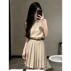 批发极简老钱风高级感轻奢连衣裙子<b class='q'>夏季</b>独特漂亮圆领背心百褶裙套装女