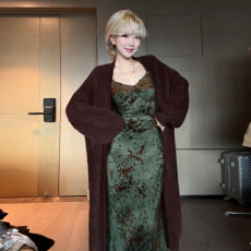 批发新中式禅意<b class='q'>吊带</b>连衣裙子女2025年新款巨好看秋季穿搭两件套装<b class='q'>长裙</b>