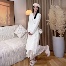 批发法式白色针织连衣裙子女装秋<b class='q'>冬</b>季2025新款内搭打底<b class='q'>冬</b>天配大衣长裙