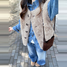 批发巨好看羊羔毛绒绒马甲背心女秋冬2025新款叠穿韩系保暖厚外套上衣