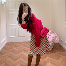 批发小香风复古红色系穿搭一整套搭配2025新款深秋初冬针织毛衣套装裙