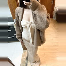 批发2025新款巨好看掐腰针织毛衣连衣裙子女秋季穿搭三件套装长裙秋冬