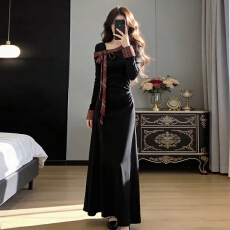 批发法式黑色针织<b class='q'>连衣裙</b>子女秋冬季2026新款巨好看高级感内搭收腰长裙