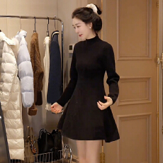 批发<b class='q'>黑色</b>针织打底连衣裙子女秋冬季2025新款大衣内搭毛衣裙掐腰小黑裙