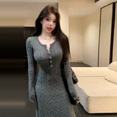 批发法式灰色长袖针织<b class='q'>连衣裙</b>子女秋冬2026新款高级感<b class='q'>修身</b>收腰包臀长裙