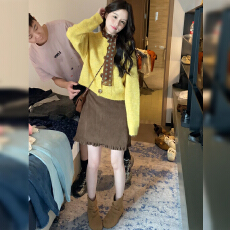 批发韩系高级感针织毛衣连衣裙子女2026新款<b class='q'>秋</b>冬季温柔风减龄短裙套装