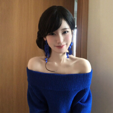 批发克莱因蓝色一字肩毛衣女冬季新款韩系慵懒松弛感露肩加厚针织上衣