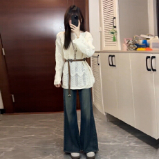 批发2026新款高级感镂空针织连衣裙子<b class='q'>女</b>早春季小个子气质收腰<b class='q'>毛衣</b>短裙