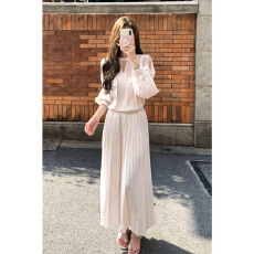 批发巨好看早春漂亮温柔风<b class='q'>粉色</b><b class='q'>连衣裙</b>子女装2026新款夏季穿搭套装长裙