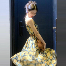 批发法式气质碎花<b class='q'>背心</b>连衣裙子女夏季2026新款海边度假高级感收腰<b class='q'>长裙</b>