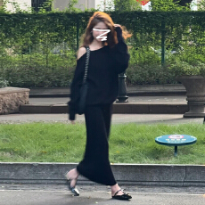 批发2026新款小个子黑色露肩连衣裙子女秋<b class='q'>冬</b>季慵懒风穿搭卫衣套装长裙