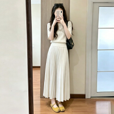 批发夏日绝美<b class='q'>白色</b>百褶连衣裙子女夏季2026新款温柔风气质掐腰<b class='q'>长裙</b>套装