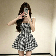 批发夏季古早辣妹收腰a字<b class='q'>短裙</b>蓬蓬裙韩系独特<b class='q'>蕾丝</b>边格子吊带连衣裙子