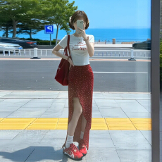 批发夏日绝美白色t恤短袖不规则<b class='q'>半身裙</b>子女夏季2026<b class='q'>新款</b>又甜又辣套装
