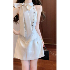批发法式温柔风白色蝴蝶结无袖挂脖连衣裙子<b class='q'>夏季</b>约会穿搭收腰a字短裙