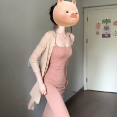 批发<b class='q'>夏</b>日绝美法式粉色吊带连衣裙子女<b class='q'>夏</b>季2026新款又a又飒御姐两件套