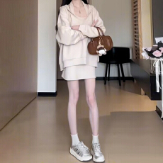 批发早初秋季穿搭配一整套装<b class='q'>挂</b><b class='q'>脖</b><b class='q'>连衣裙</b>女2026新款小个子韩系卫衣长裙
