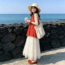 批发小个子度假红色挂脖吊带连衣裙子女夏季海岛绝美海边沙滩套装<b class='q'>长裙</b>