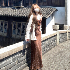 批发法式碎花吊带<b class='q'>连衣裙</b>子女早秋季2026新款巨好看韩系气质穿搭一整套