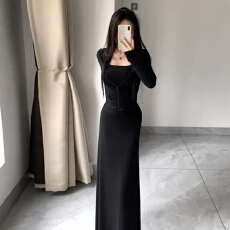 批发2026新款巨好看黑色<b class='q'>长袖</b><b class='q'>连衣裙</b>子女早秋韩系穿搭一整套装包臀长裙