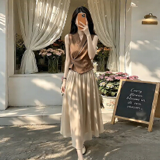 法式轻熟风复古穿搭连衣裙夏季绝美气质交叉背心马甲上衣长裙套装