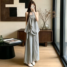 批发度假风绿色挂脖连衣裙子女<b class='q'>夏</b>季2026新款爆款气质穿搭长裙两件套装