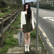 法式气质绿色吊带波点连衣裙子女春夏2026新款毛衣穿搭一整套装裙