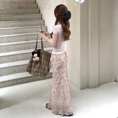 批发早春季粉色短袖连衣裙子女夏2026新款多巴胺绝美穿搭套装<b class='q'>碎花</b>长裙