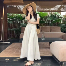 批发韩系ins设计感收腰显瘦<b class='q'>条纹</b>连衣<b class='q'>裙</b>2026夏新款通勤百搭短袖衬衫<b class='q'>裙</b>