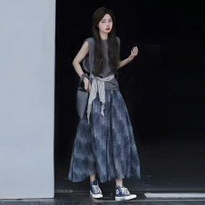 批发韩系减龄穿搭一整套2026新款无袖背心上衣女夏季扎染<b class='q'>半身裙</b>子套装