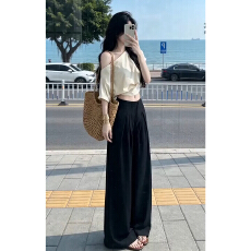 初夏绝美俏皮又酷又飒减龄套装2026超火独特漂亮巨好看一整套穿搭