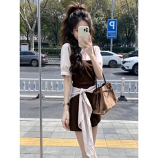 批发巨好看韩系穿搭一整套2026新爆款咖色吊带<b class='q'>连衣裙</b>子女夏季套装短裙
