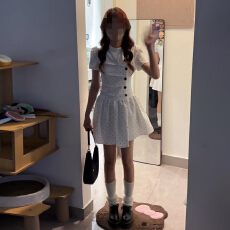 批发miu系穿搭白色<b class='q'>波点</b><b class='q'>连衣裙</b>子女夏季2026新款千金感绝美收腰a字短裙